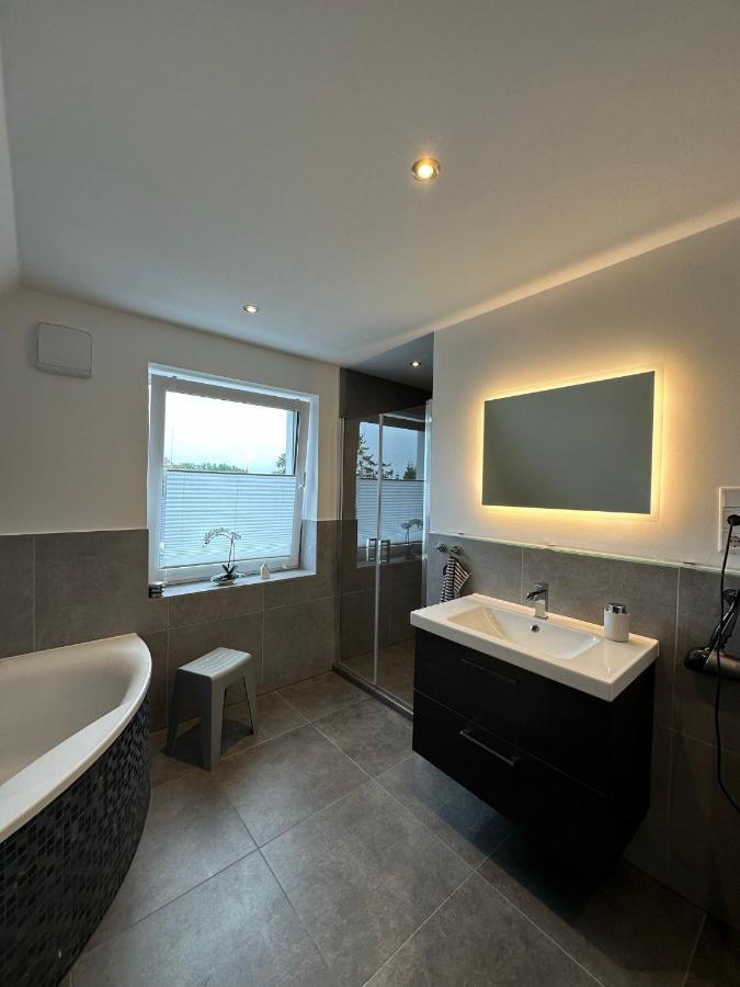 Helle Ferienwohnung: Spacious Retreat with E-Charging in Buchholz Buchholz in der Nordheide Exterior photo